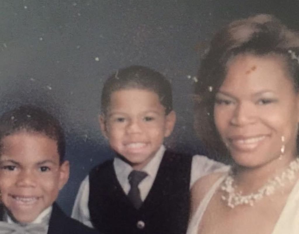 Chance The Rapper Parents: Chance The Rapper's old photo with his mother and brother.