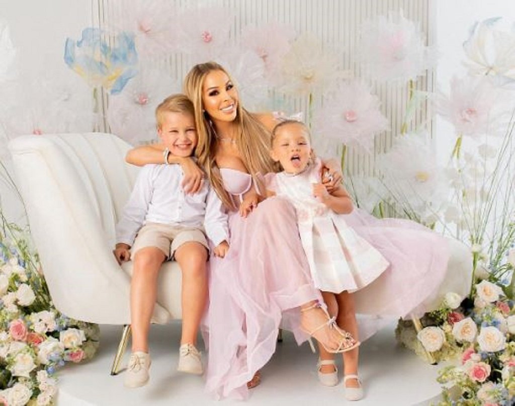 Lisa Hochstein pregnant