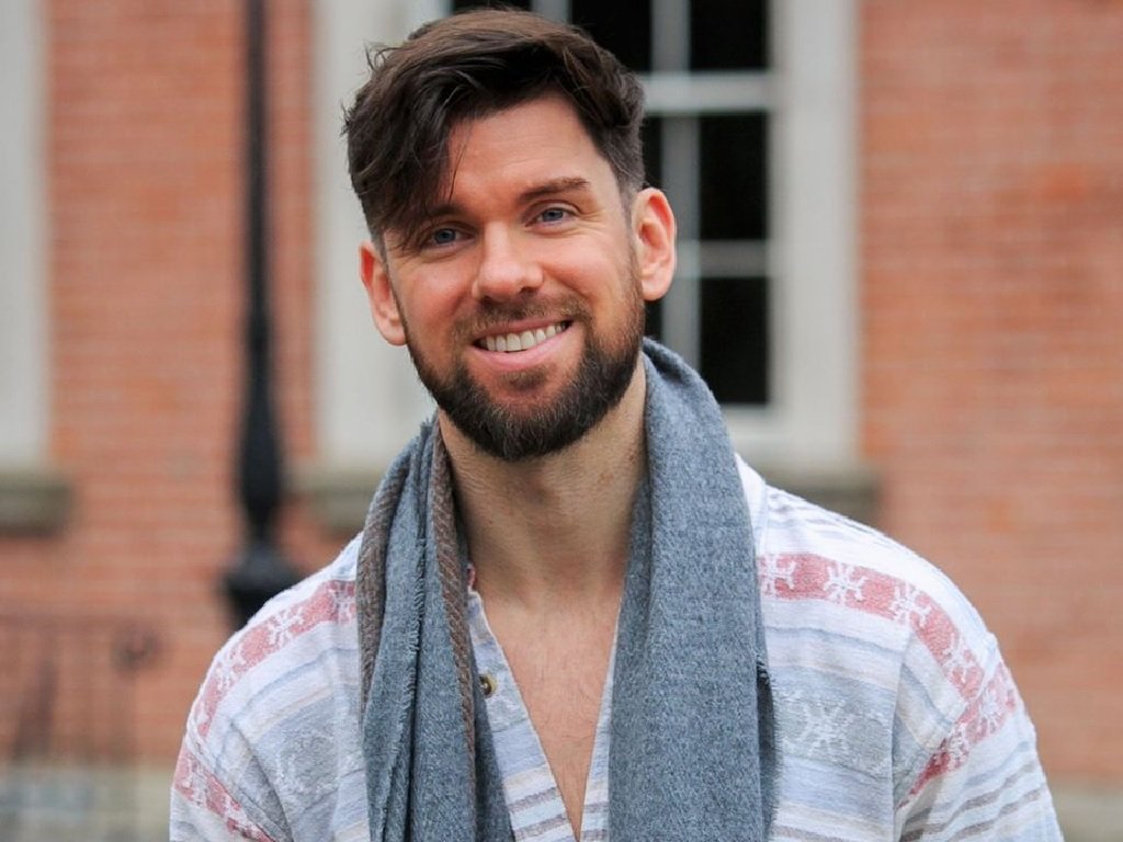 Eoghan McDermott gay