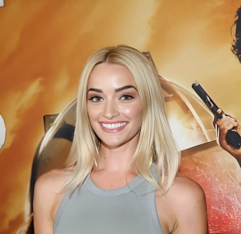 Brianne Howey Parents Have 5 Kids, Ginny And Georgia Cast Siblings And Family