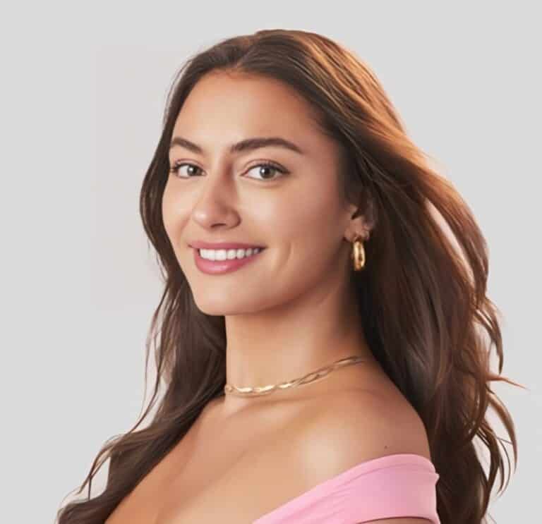 Meet Anastasia 30-Old Content Marketing Manager From the Bachelor, Family And Net Worth