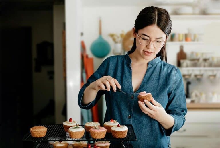 Who Are Molly Yeh Sister Jenna And Mia Reilly-Yeh? Family And Net Worth