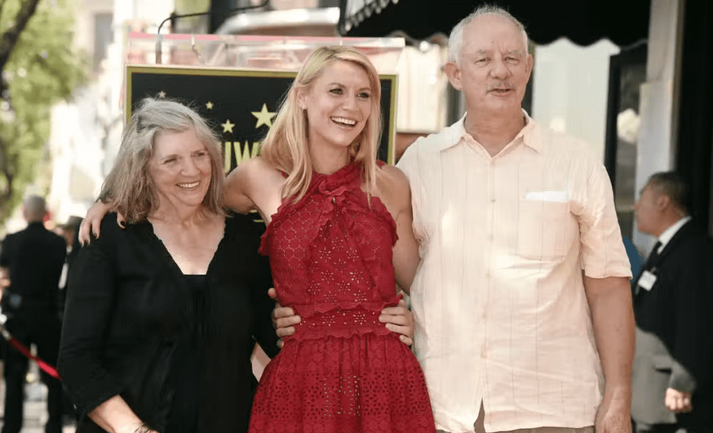 Let's Know About Claire Danes Brother, Parents And Family