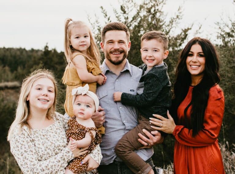 Chelsea DeBoer Kids: Has Three Daughtes And A Son, Husband Family And Net Worth
