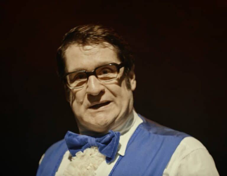 Meet Hannah, Martha, And Sarah Gordon – Dan Gordon Three Beautiful Daughters