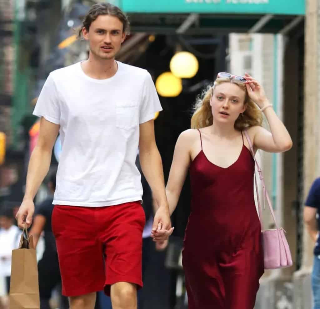 Dakota Fanning Husband