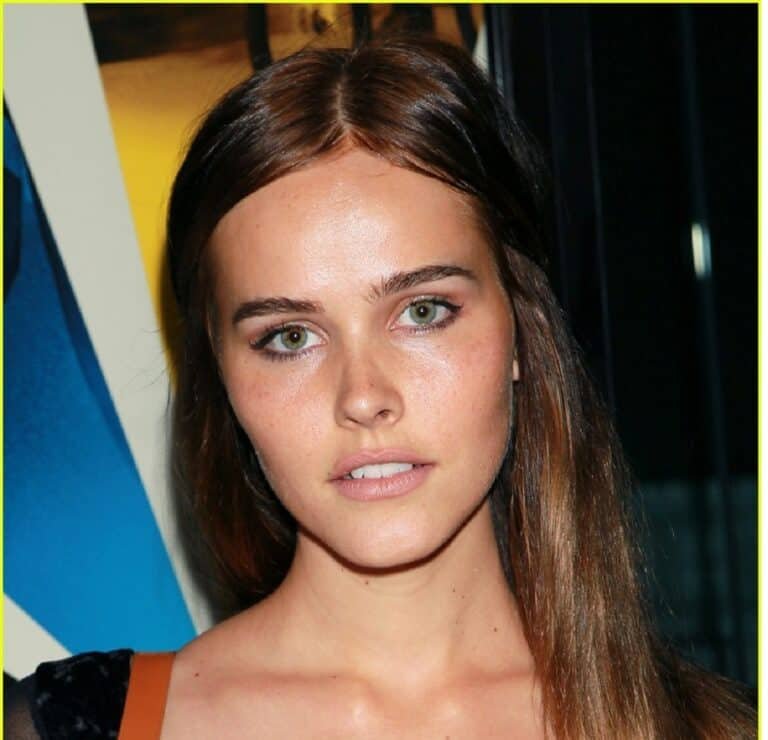 Isabel Lucas Husband – Is She Married? Relationship Timeline With Chris Hemsworth