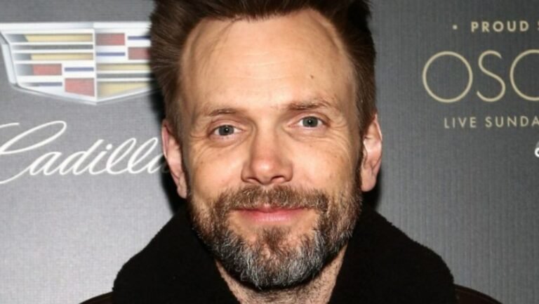 Joel McHale Plastic Surgery – Did He Get A Botox? Before And After Photos