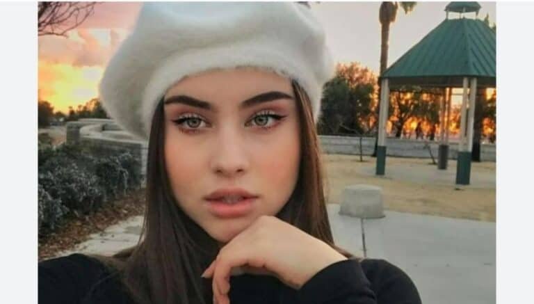 Francisca Estevez Padres: Madre Bibiana Navas And Padre