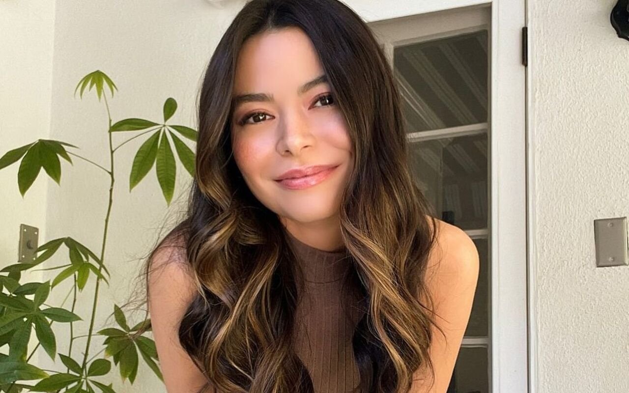 Miranda Cosgrove Botox: Before And After Photos | 2024