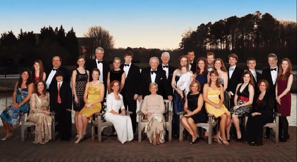 Pat Robertson Daughters: Meet Elizabeth Robertson And Ann Robertson