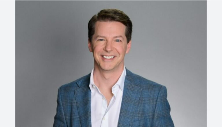 Who Is Sean Hayes Sister Tracey Hayes? Parents And Family