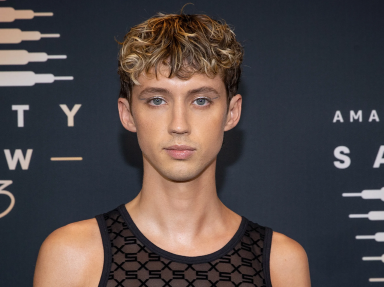 Who Is Troye Sivan Sister Sage Mellet? Age And Wikipedia