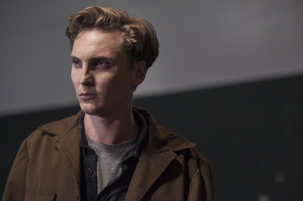 Eamon Farren face