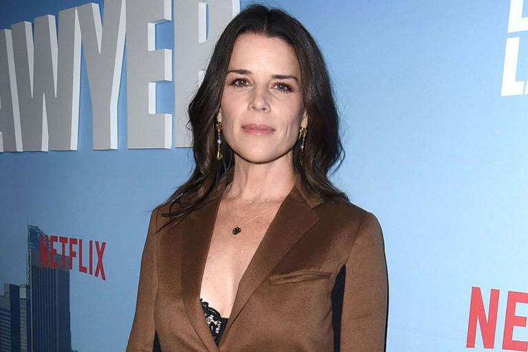 Is Neve Campbell Weight Gain Linked To Pregnancy? Before And After Photos