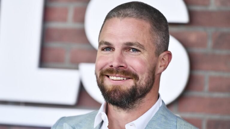 Stephen Amell Siblings: Does He Have A Sister Or Brother? Family Tree