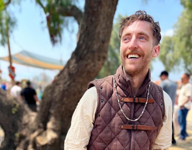 Is Thomas Middleditch Gay: Gender Sexuality And Current Partner