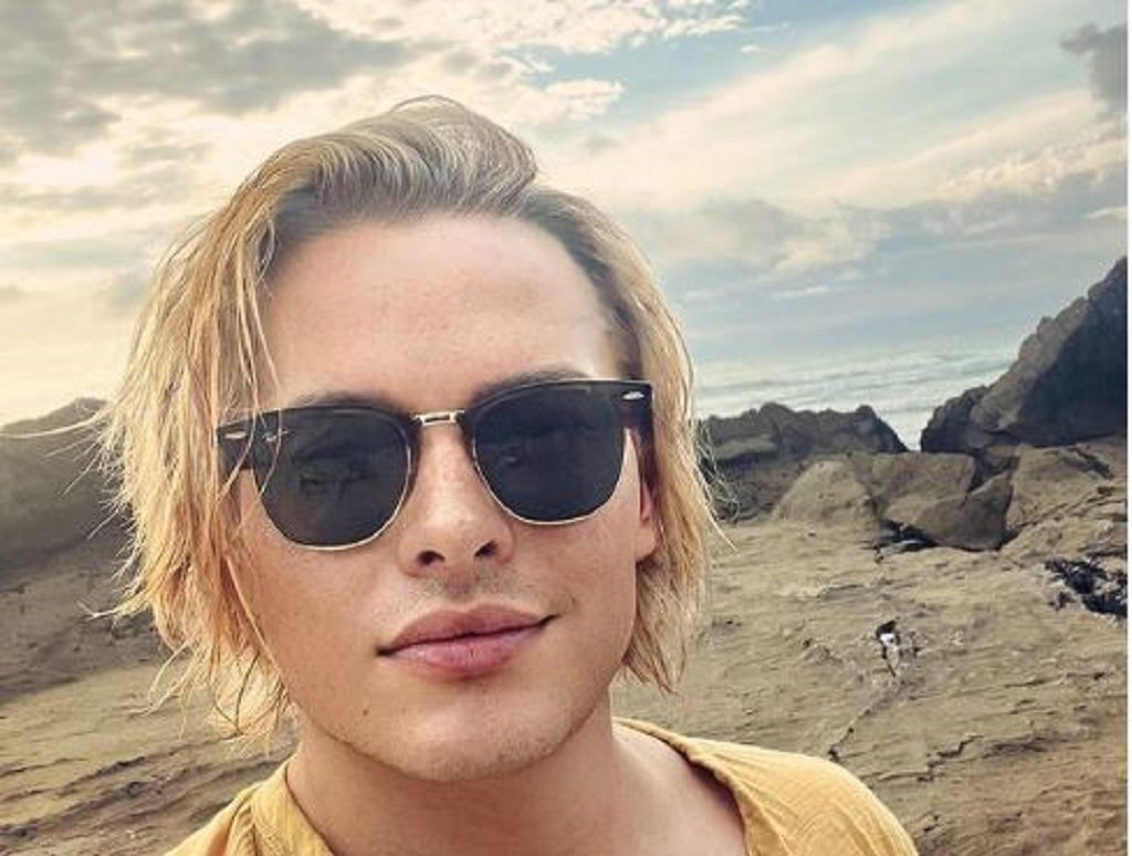 Ronan Farrow illness