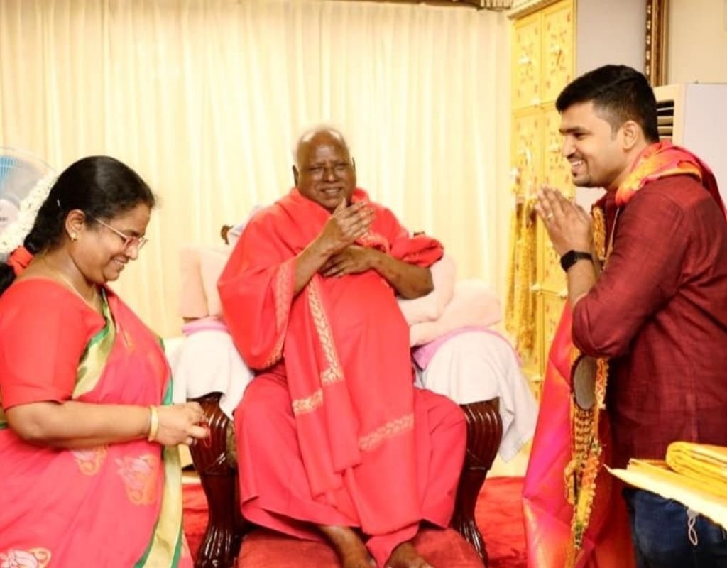 Bangaru Adigalar Family