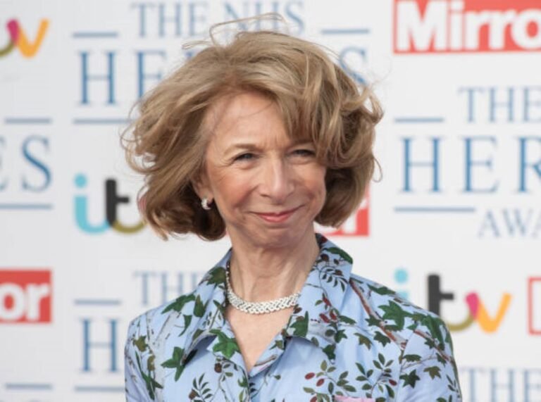 Does Helen Worth Wear A Wig? Real Hair Or Extensions