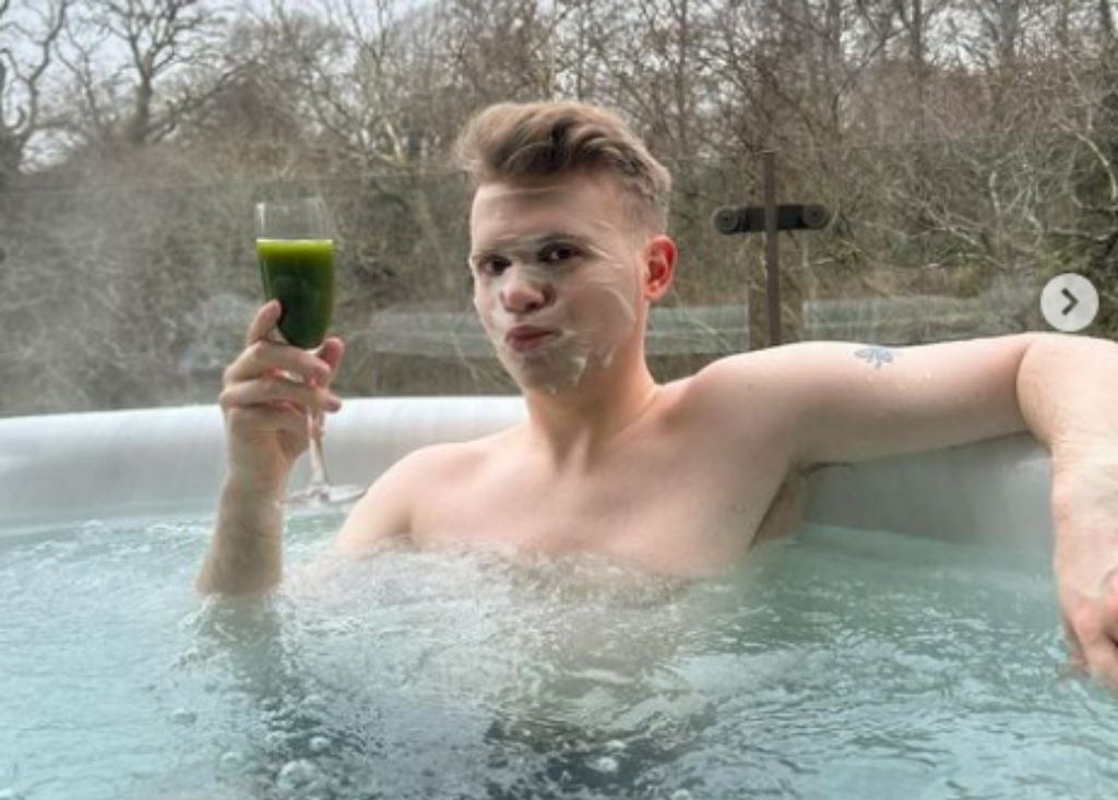 Max Balegde real name